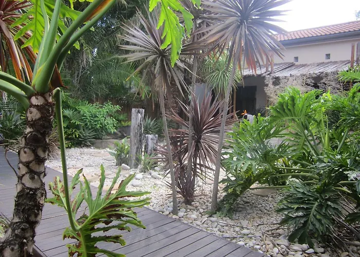 Ibhayi Guest Lodge - Lion Roars Hotels & Lodges.